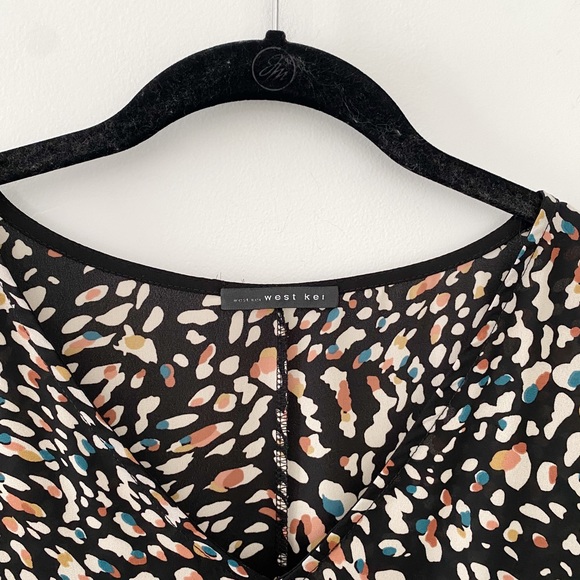 West Kei Leah Printed Short Sleeve Woven Top - Picture 5 of 5